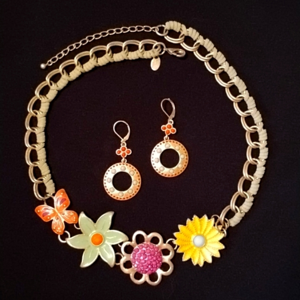 🏵️ LIA SOPHIA - Silver Multi Floral Necklace & Matching Dangle Earrings